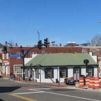 Street view of an intersection in historic Fairfax City, present day.